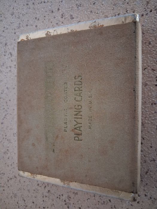 Caixa de 2 baralhos de cartas