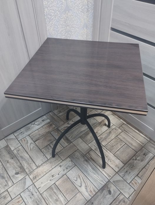 Столи кухонні та офісні