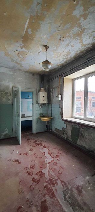 Продам 2-х кімнатну квартиру м. Зміїв