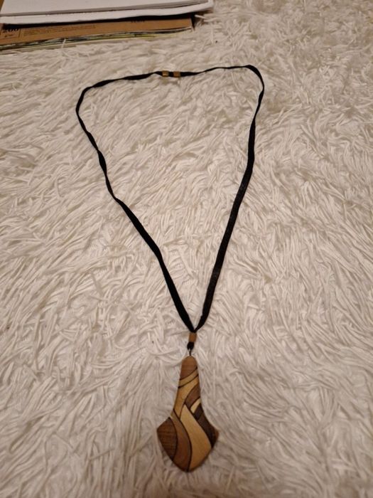 Продам украшения  ,  бусы,