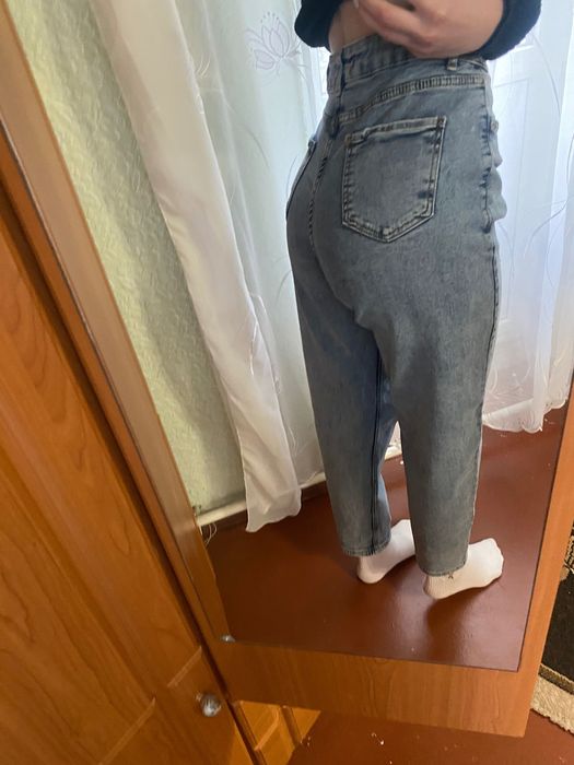 Якісний та новий одяг.