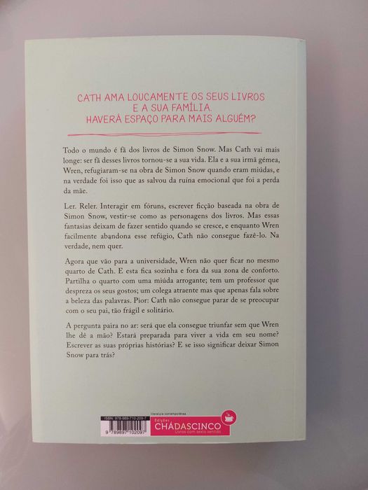 "Fangirl" by Rainbow Rowell426287800895426561