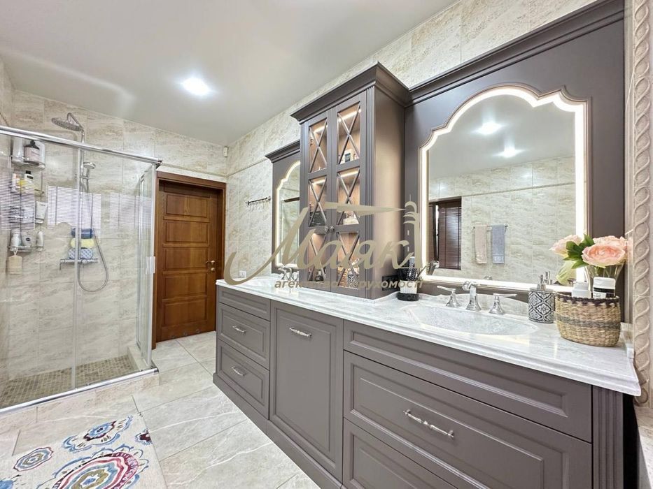 Крутий будинок з новим ремонтом в тихому місці.