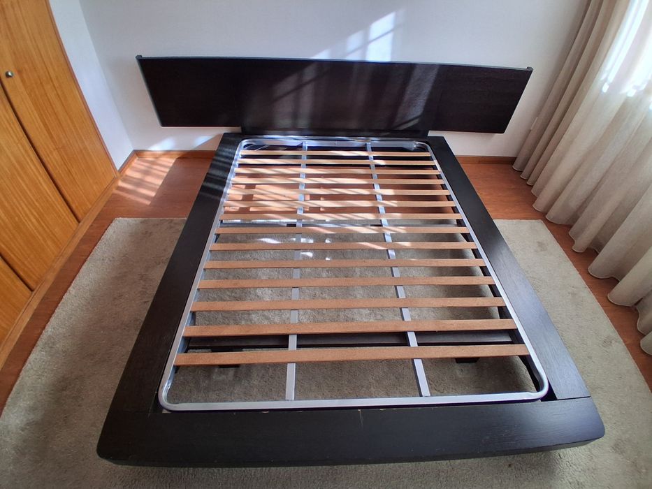 Cama + Estrado + 2 Mesinhas