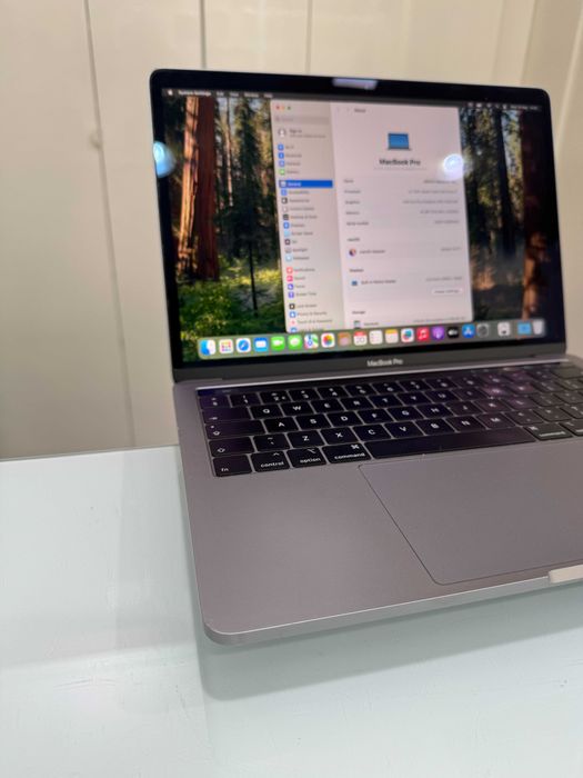 Macbook Pro 13 de 2019 Toucbar i5 16GB 256GB SSD Com Garantia