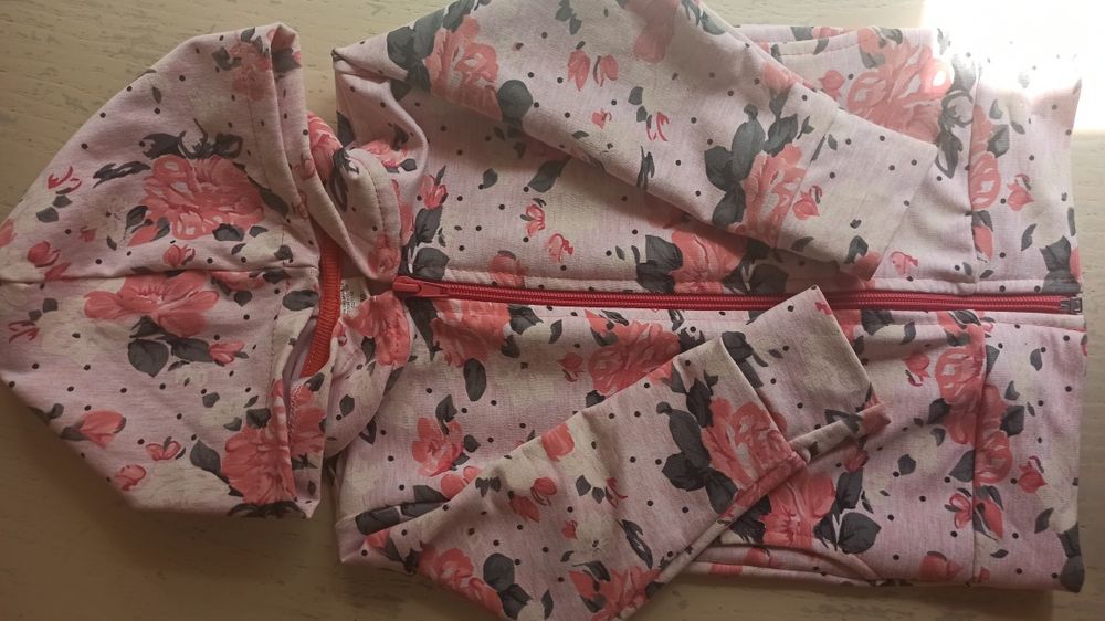 Спортивный костюм 80см