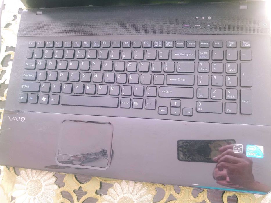 Laptop sony vaio 9111m  VPCEC3M1E 320hdd, 4gb ram / i5-2,53ghz