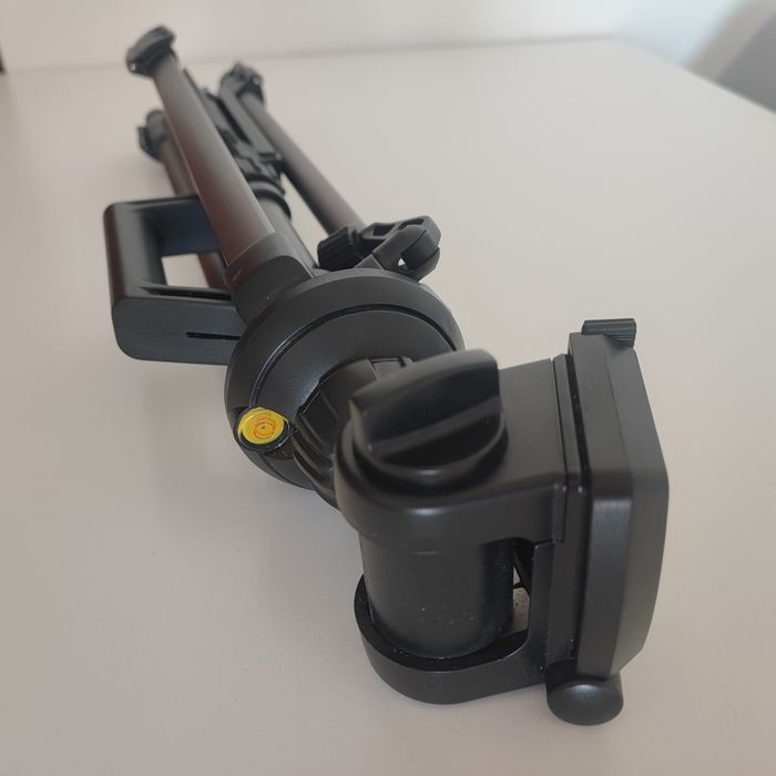 Tripé Vanguard AK-3. + Estojo