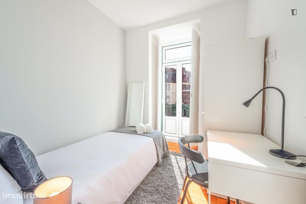 Quarto - localizado em Mouraria Lisbon