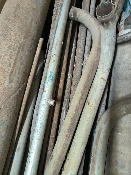 Труби металеві різні,профільна  та вигнута на 90'