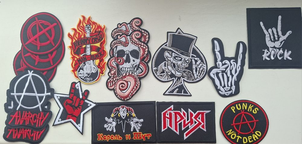 нашивки у стилі рок і панк