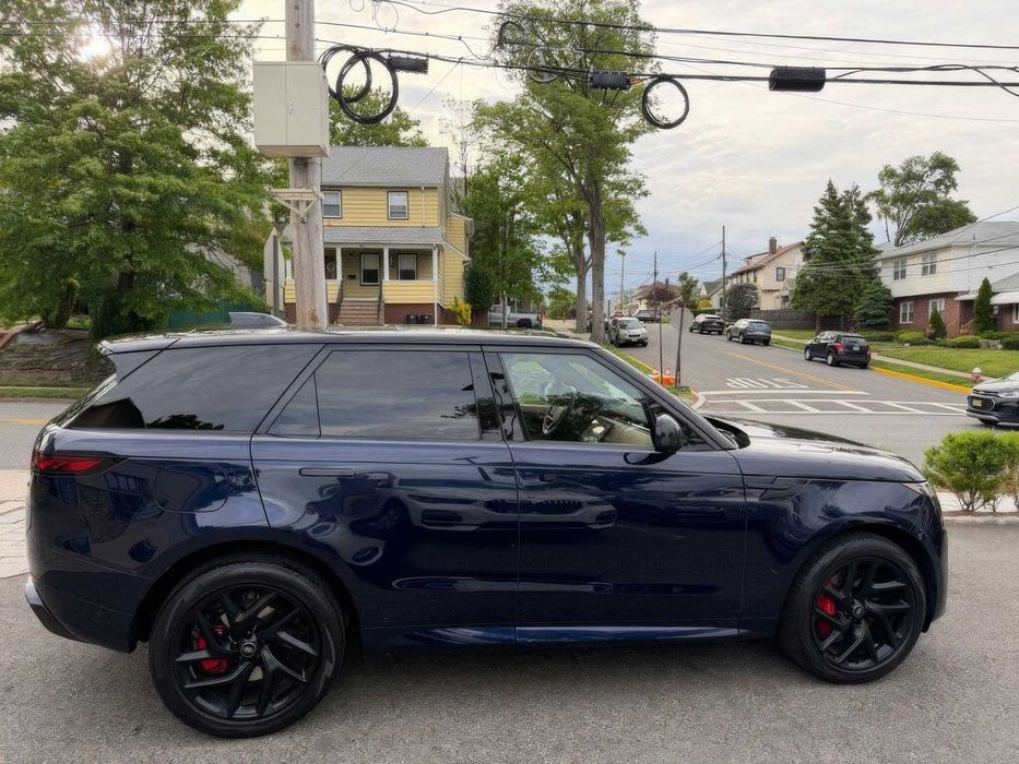 Land Rover Range Rover Sport      2023