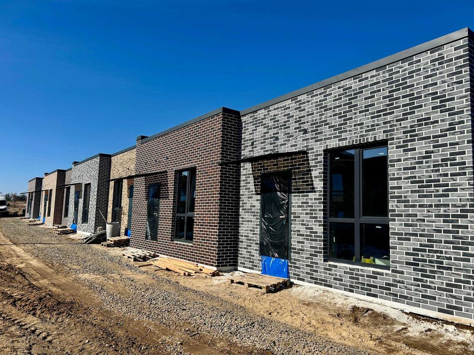 Готові до ремонту таунхауси, класний аналог трикімнатної квартири!