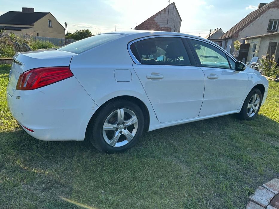 Peugeot biały 508