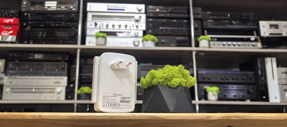 Репітер Mercusys AX1500/Свіч Mercusys MS105GS