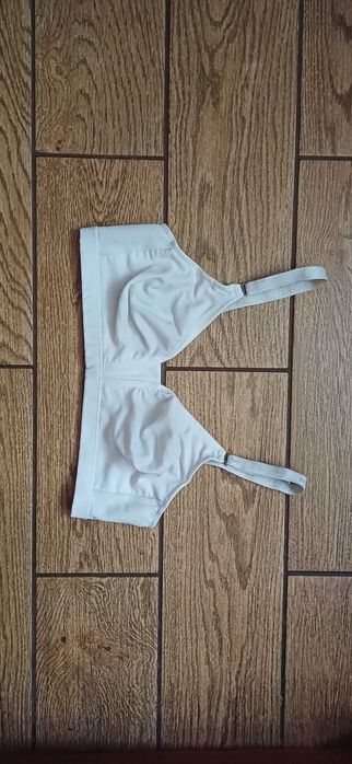 Biały biustonosz Hunkemöller r. 85 D