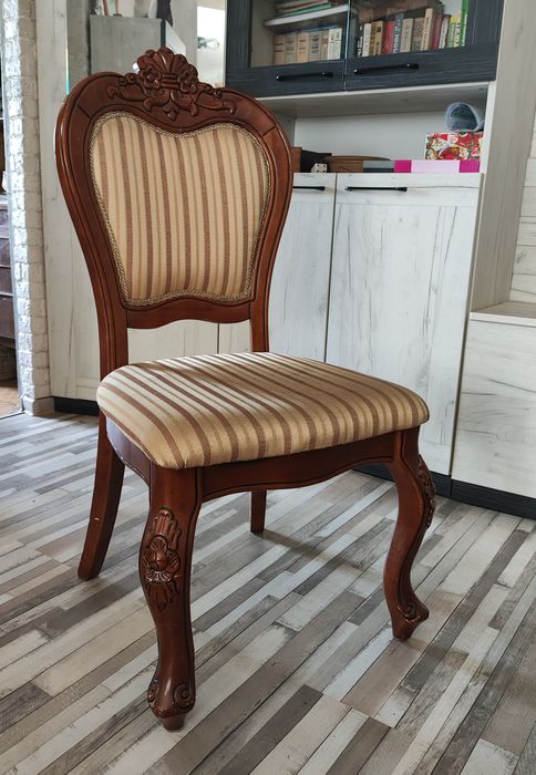 Стул резной под старину