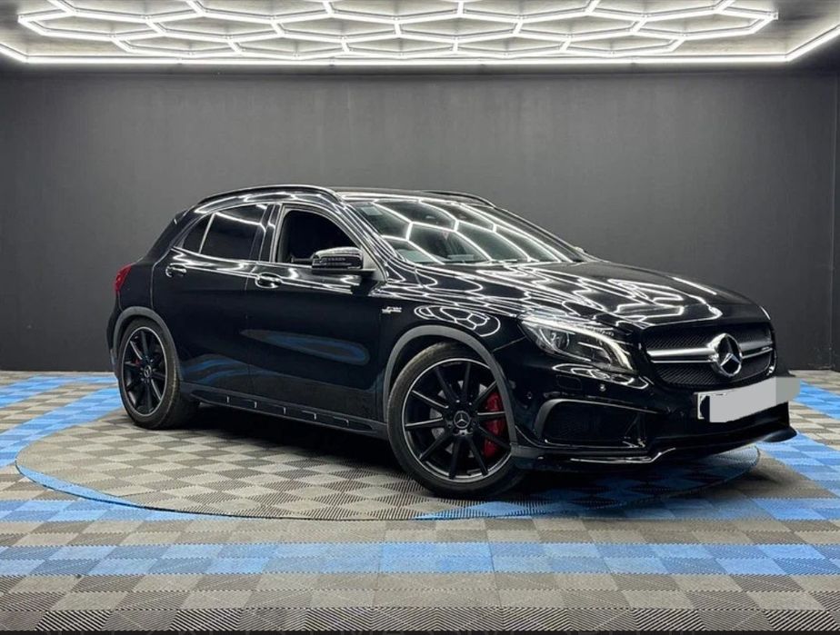 Mercedes-Benz GLA 45 AMG 4Matic Speedshift 7G-DCT Night Edition