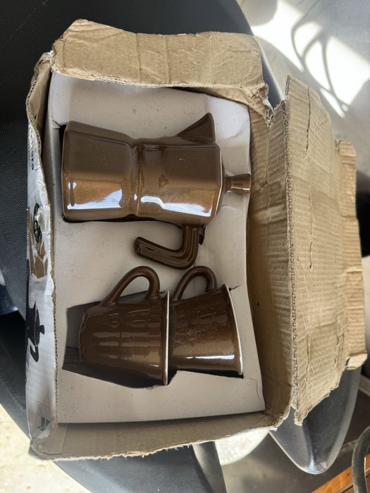 conjunto de chávenas com leiteira da marca Versa