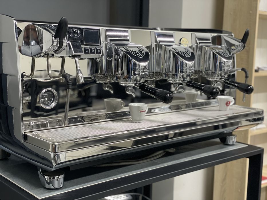 Професійна кавомашина Victoria Arduino White Eagle