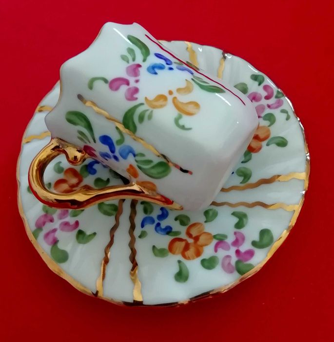Chávena em porcelana pasta de Limoges – Miniatura de coleção