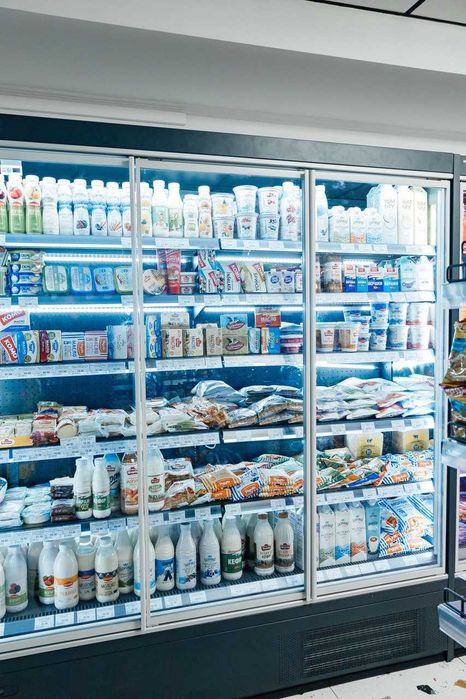 Холодильні шафи. Холодильні вітрини. Регали. Холодильне обладнання.