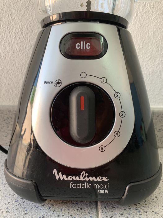 Liquidificadora moulinex cor preta como nova