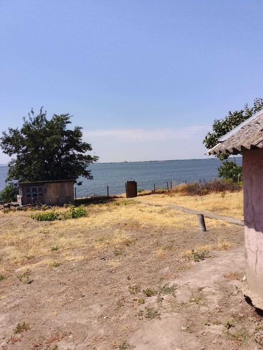 Продаю дом на берегу лимана в Граденицах