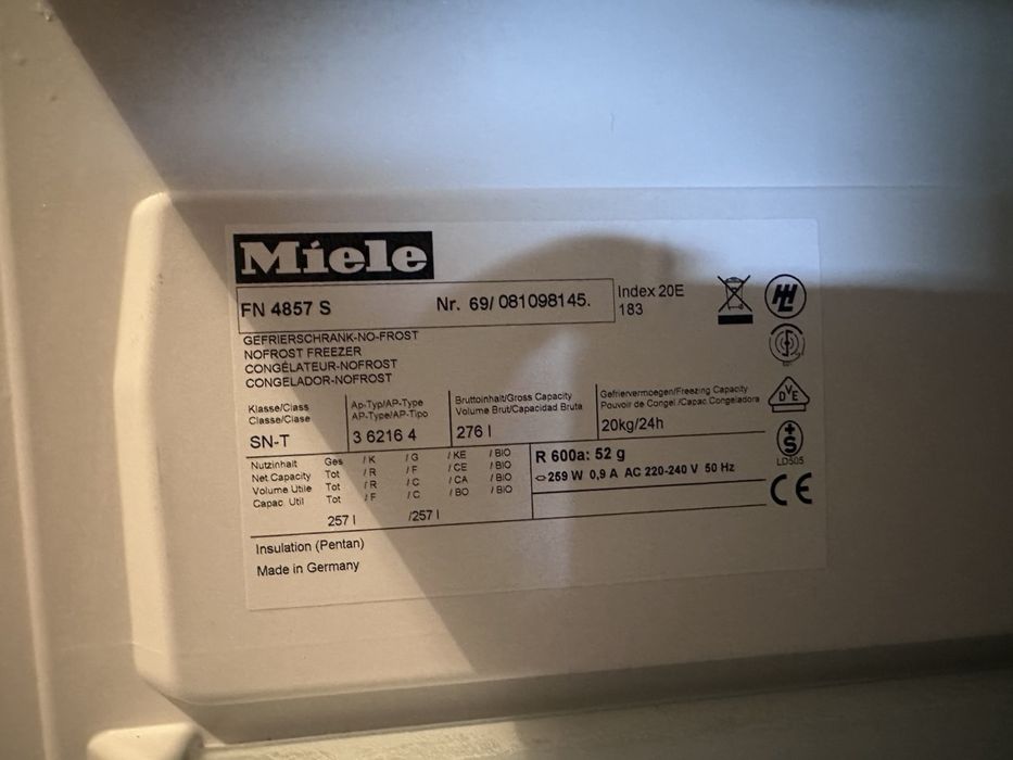 Морозильна камера Miele