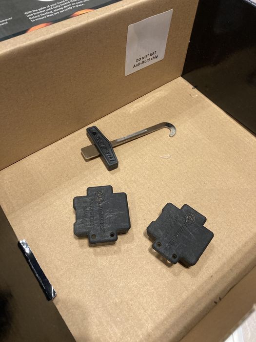 Кроссовки на колесиках heelys