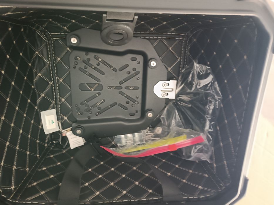TOP CASE preta Nova