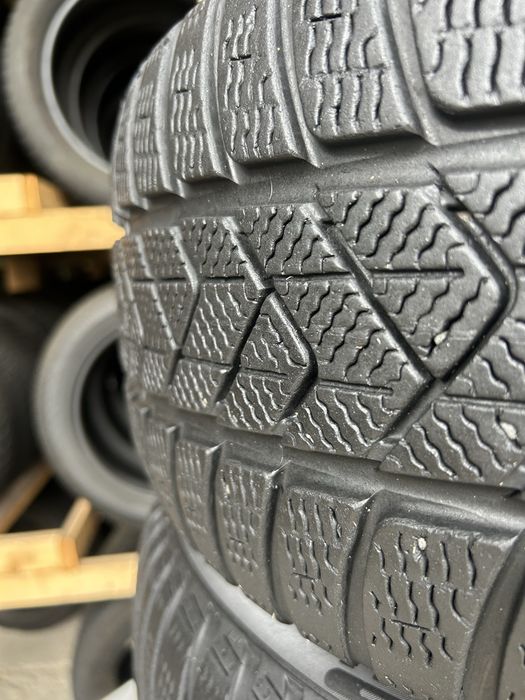 275/35/19, 245/40/19 Pirelli SottoZero3, 2023-2025рік
