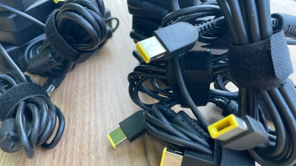 Блоки живлення Леново  ОПТ Lenovo USB + Pin Square Yellow 135W 20V-6.75A ОПТ
