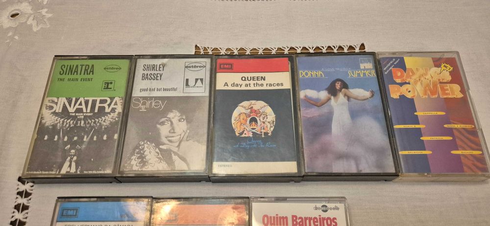 Cassetes de música, cassete virgem e CDs virgens (DVD + RW)