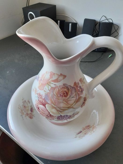 Jarro e bacia de lavatório antigos, ótimo estado de conservação