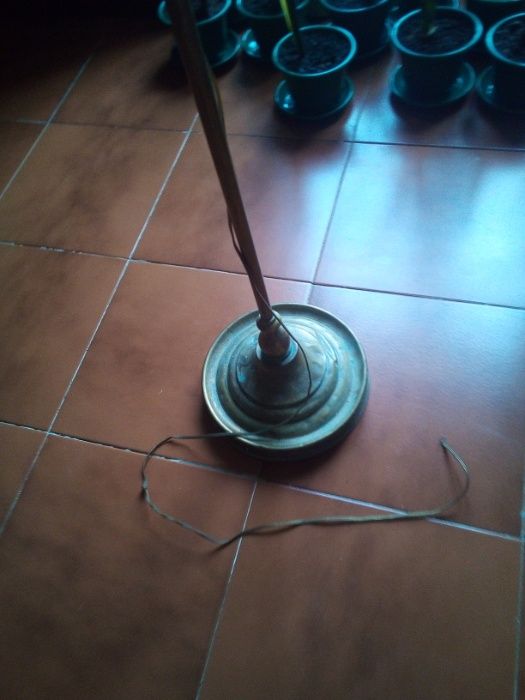 Candeeiro de Pé alto em Estanho