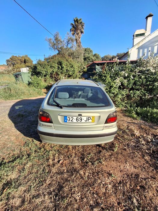 Megane 1.9 td 1998 . Santiago do cacem