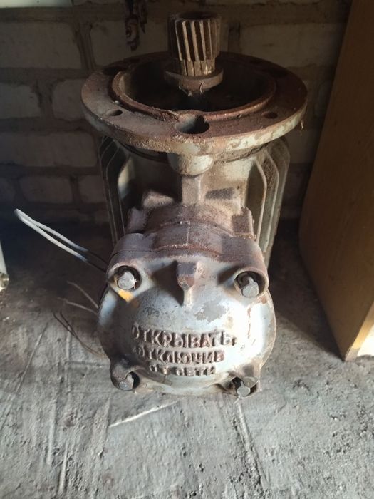 Продам електро двигун