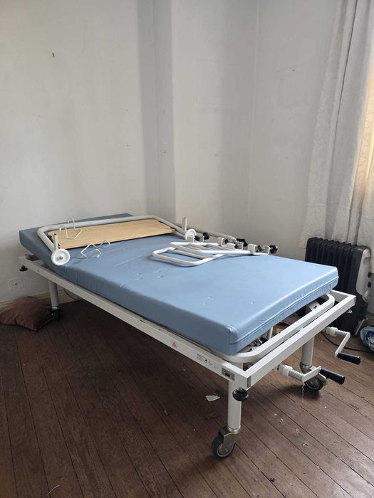 Cama articulada para idosos