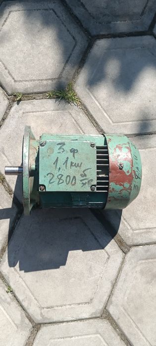 Продам трьохфазний асинхронний двигун