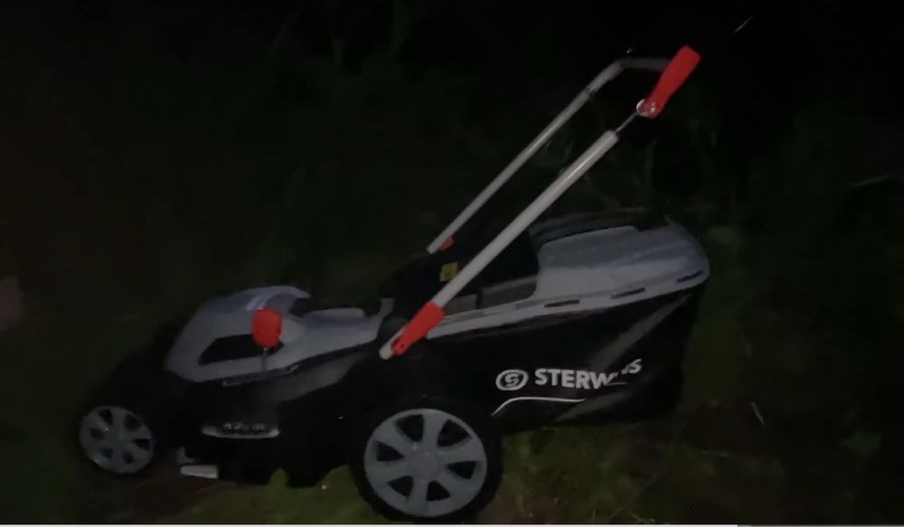 Maquina cortar relva sterwins solo 42