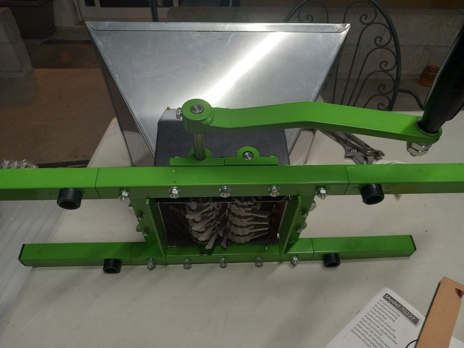 Ralador de frutas novo