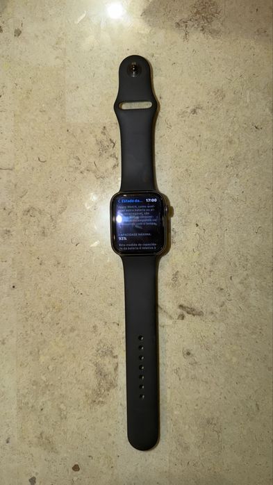 Apple Watch S6 44mm GPS (A2292) – bom estado + carregador