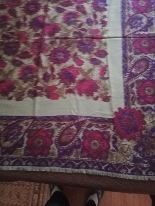 Продам хустку 130 сантиметрів