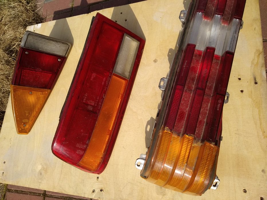 Задні фари, повороти, стопи.