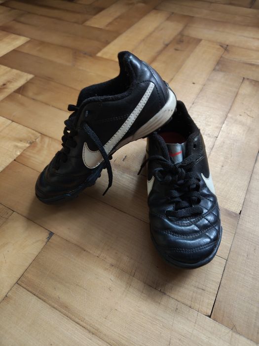 Buty do grania w piłkę korki Nike