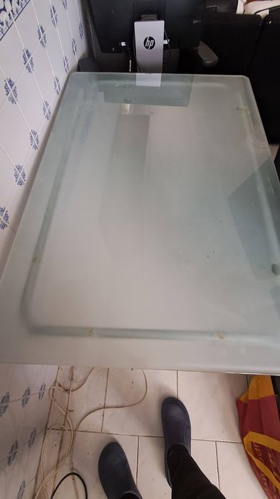 Mesa com tampo de Vidro