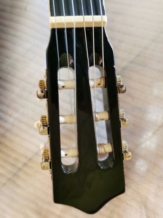 Gitara z pokrowcem NOWA