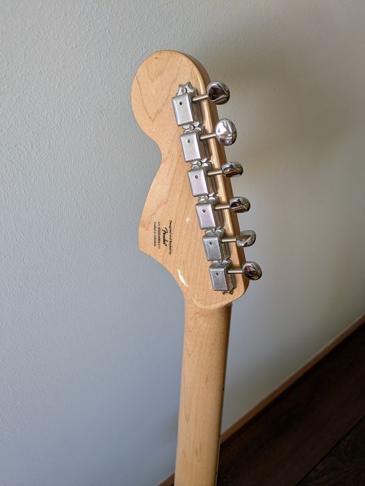 Squier Paranormal Troublemaker Telecaster Deluxe em Aztec Gold