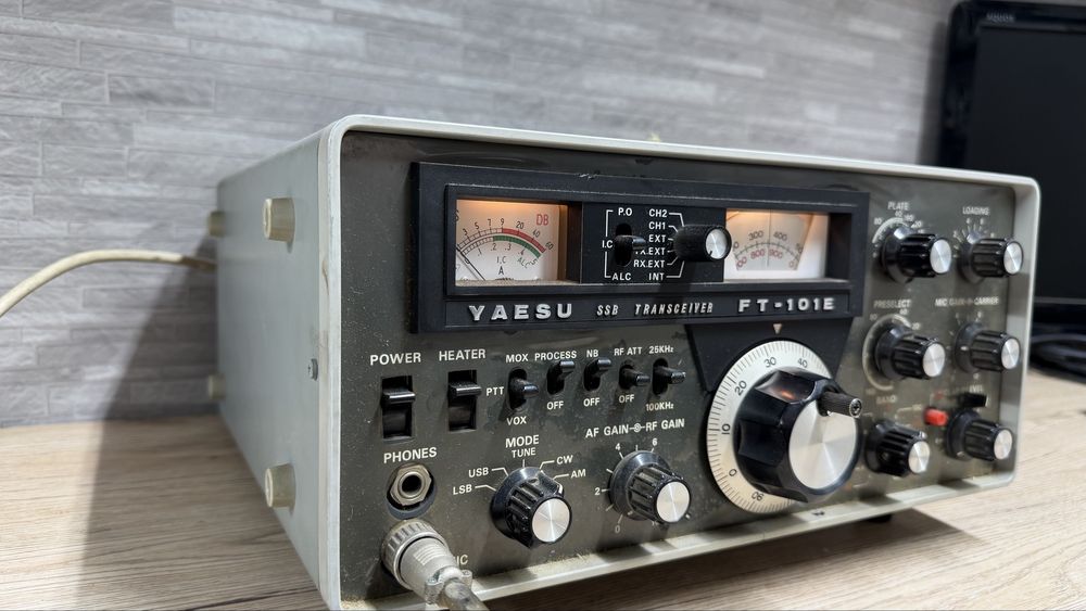 YAESU FT-101E – легендарний ламповий короткохвильовий трансивер / радіостанція